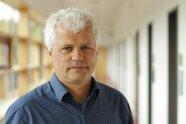 Das Bild zeigt Prof. Dr. Jörg Ewald.