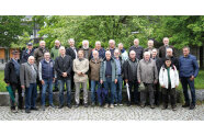 Gruppenbild aller Besucher am Forstzentrum.