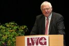Hermann Schmitt vom Fränkischen Weinbauverband am Rednerpult