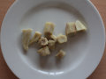 Süßkartoffelstücke auf dem Teller für die Verkostung