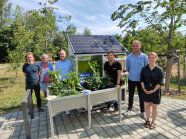 Gruppenbild bei der Eröffnung der Aquaponik-Anlage in Regensburg